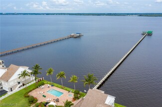 3661 Edgewood Ave, Fort Myers, FL 33916