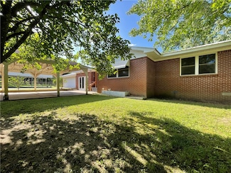 10109 3rd St, Plainview, AR 72857