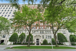219 E Lake Shore Dr Unit 8C, Chicago, IL 60611