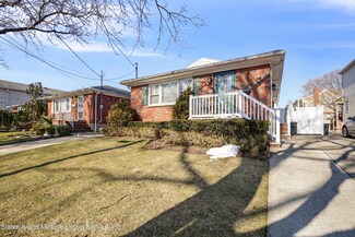 33 Reno Ave, Staten Island, NY 10306