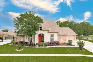 2095 High Point Dr, Zachary, LA 70791