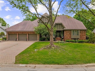3705 W 119th Terrace, Leawood, KS 66209