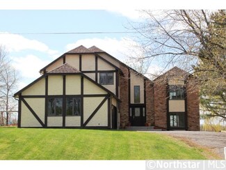 5375 Sunset Ln, Loretto, MN 55357