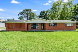 201 Parkview Dr, Abbeville, LA 70510