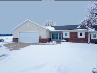 15 Park Village, Le Mars, IA 51031