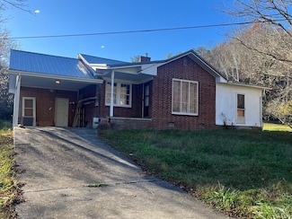 317 Locust Grove Rd, Stambaugh, KY 41257