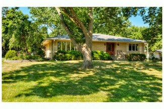 3310 Wakonda Ct, Des Moines, IA 50321