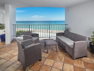 3951 Gulf Shore Blvd N Unit 201, Naples, FL 34103