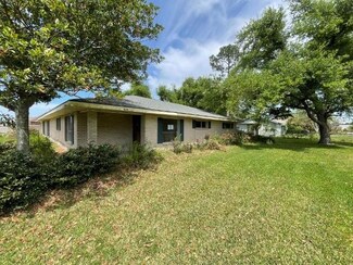616 S Thompson Ave, Iowa, LA 70647