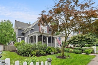 27 Hillside Ave, Chatham, NJ 07928
