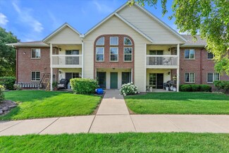 1922 Parknoll Ln Unit 11, Port Washington, WI 53074