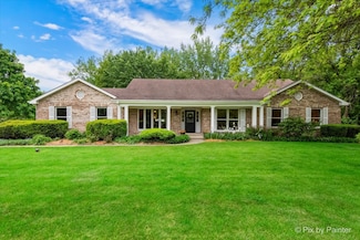 39W889 Deer Run Dr, Saint Charles, IL 60175