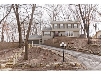 621 Valley Brook Dr SE, Cedar Rapids, IA 52403