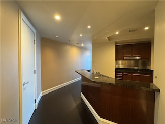 2700 S Las Vegas Blvd Unit 908, Las Vegas, NV 89109