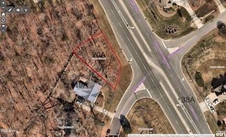 999 Huntington Run Ln, Kernersville, NC 27284