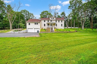 210 Parrott Rd, West Nyack, NY 10994