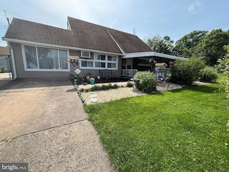 87 Vermillion Ln, Levittown, PA 19030