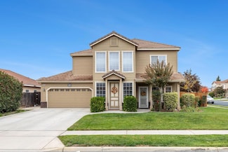 2946 Holt Ave, Sanger, CA 93657