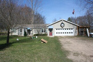1159 W Adams Rd, Pentwater, MI 49449