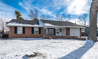 1804 S Country Club Rd, Decatur, IL 62521