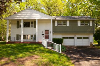 40 Greenfield Dr, South Windsor, CT 06074