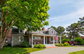 5 Hillman Dr, Edgartown, MA 02539