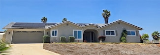 2059 Summit Dr, Escondido, CA 92025