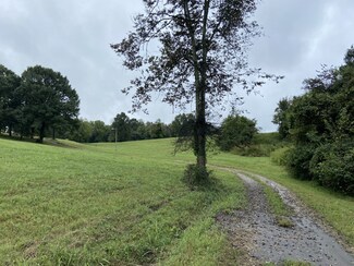 1221 E End St, Columbia, TN 38401