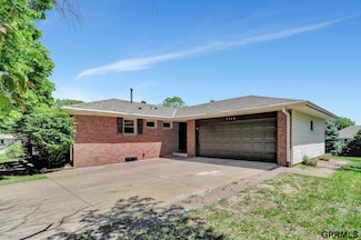 3940 N 17th St, Lincoln, NE 68521
