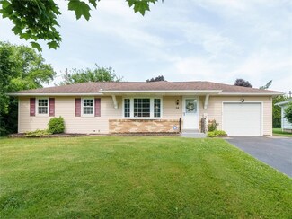 14 Barbie Dr, Rochester, NY 14626