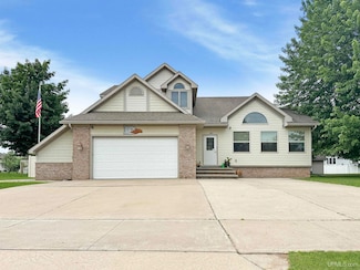 3215 6th Ave S, Escanaba, MI 49829
