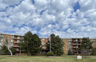 18 E Old Willow Rd Unit 230N, Prospect Heights, IL 60070