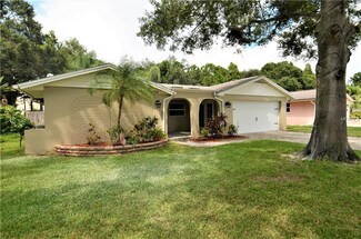 140 Suncrest Dr, Safety Harbor, FL 34695