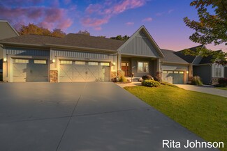 1739 N Brandon Ridge Dr NW, Walker, MI 49544
