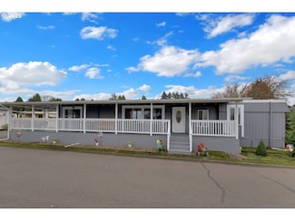 1800 Lakewood Ct, Eugene, OR 97402