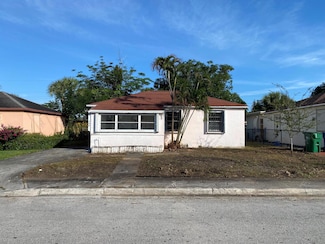 756 W 1st St, Riviera Beach, FL 33404