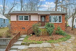 30 Oregon Ave, Asheville, NC 28806