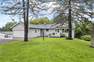 5028 City View Dr, Syracuse, NY 13215