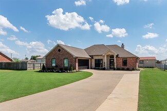 306 E Pine St, Mabank, TX 75147