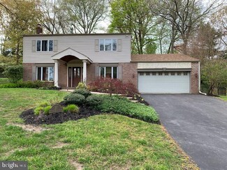 35 Sugar Maple Ln, Lafayette Hill, PA 19444