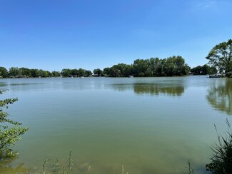 313 Lakeshore Dr, Cissna Park, IL 60924
