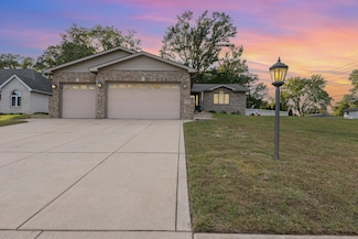 2262 Rodeo St, Portage, IN 46368