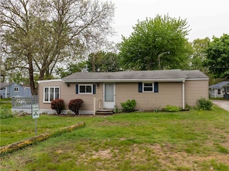 46 Andrew Comstock Rd, Warwick, RI 02886