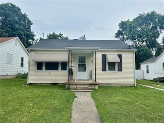 632 Woodlawn Ave, Mattoon, IL 61938