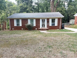 3900 Crestridge Dr, Charlotte, NC 28217