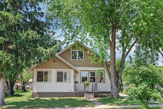317 E Franklin St, Portage, WI 53901