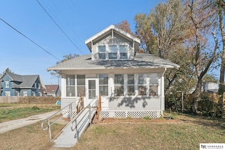 2854 Fowler Ave, Omaha, NE 68111