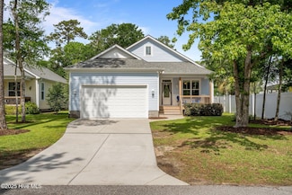 163 NE 31st St, Oak Island, NC 28465