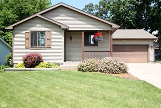 305 Meadow Ln, Poynette, WI 53955