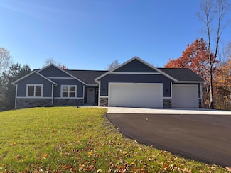 5577 Timberstone Ln, West Olive, MI 49460